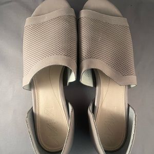 Grey Leather Sandals | New Never Worn | sz 9.5 | Great Condition